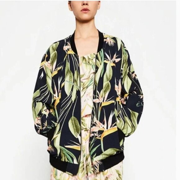 Zara Black Green Tropical Exotic Floral Oversized Bomber Jacket Size Medium - Picture 1 of 13